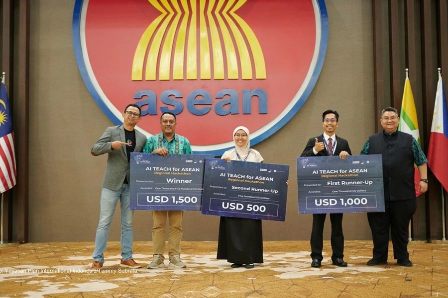 Guru Asal Sorong Menangkan Kompetisi AI se-ASEAN dengan Aplikasi Pembelajaran